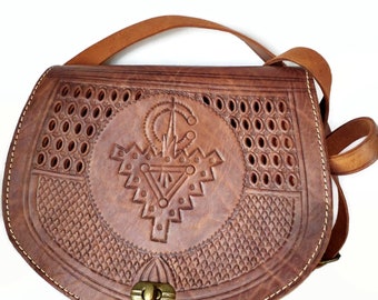 Vintage Brown Leather Shoulder Bag: Embossed Design, Ladies Handbag
