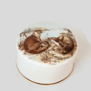 Vintage English  pill box   porcelain  trinket box  ,collectible pill box gift idea
