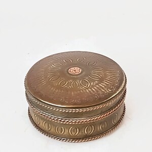 Vintage metal pill box  trinket box, pill box collectible pill boxes  gift idea