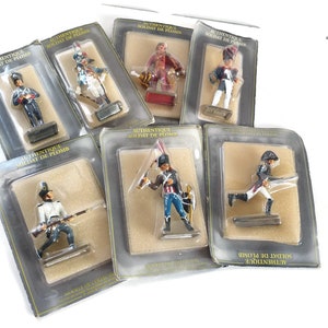 Miniatura francesa vintage de 7 soldados en su embalaje original, artículo de colección, soldado de metal, escultura de metal de soldado de juguete de hojalata vintage pintada a mano