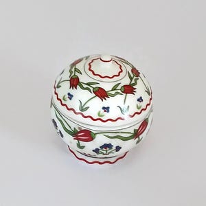 Vintage   porcelain  pill box collectible, Delprado Trinket Boxes