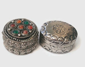 Vintage lot of 2 metal  pill boxes  trinket boxes signed pill boxes, collector pill boxes