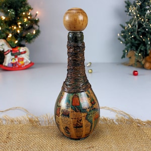 Botella italiana de cuero, decantador vintage de vidrio marrón envuelto, hecho a mano con cuero auténtico, tapón original, motivo de mapas antiguos, OOAK
