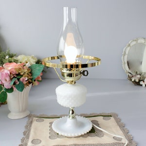 Vintage Fenton MILCHGLAS HOBNAIL LAMP: Schmuckhalter für den Nachttisch