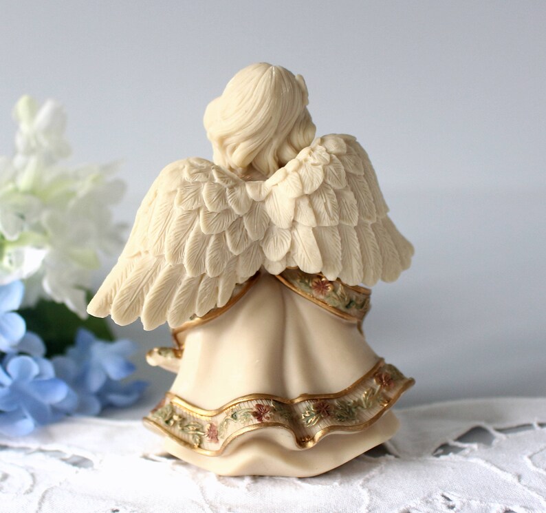 Sarah/'s 10th Anniversary JulyJuillet Mindspring Small Girl with Flowers Angel Figurine Collectible Pastel Decoration Resin Gift