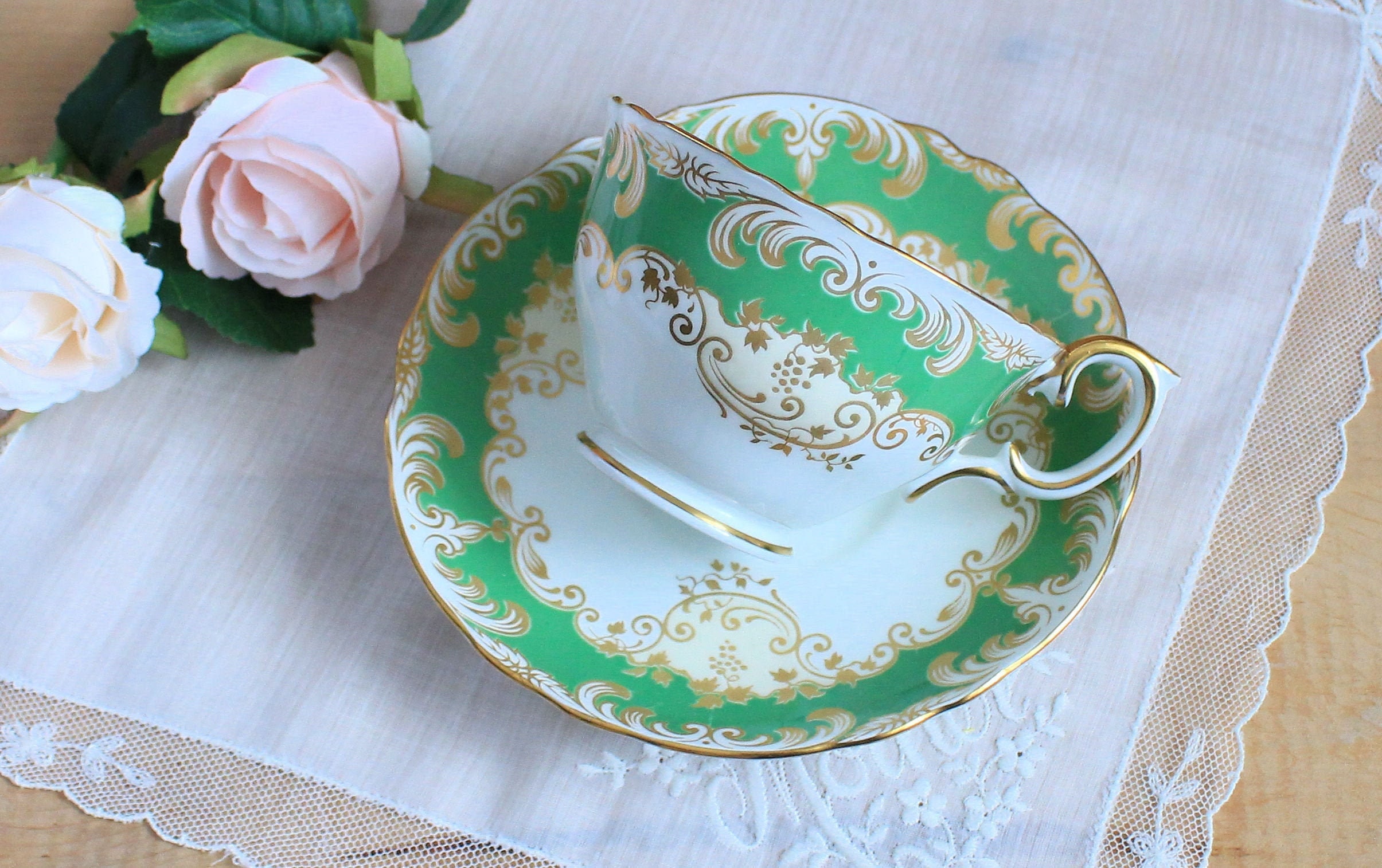 CROWN staffordshire 陶器　England Fancy Edwardian Cup and Saucer Cabinet Crown Staffordshire
