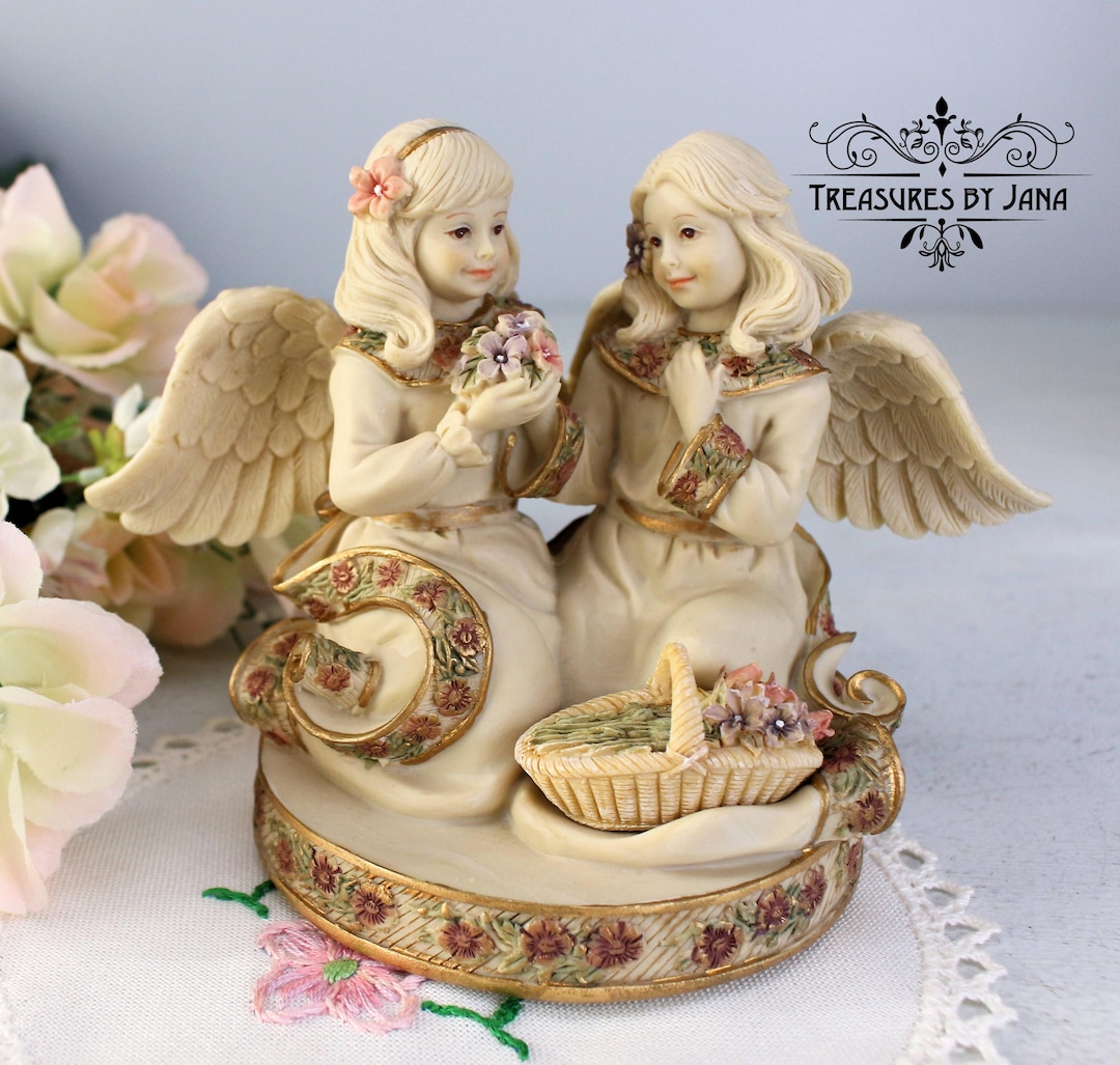 ANGEL スタッツ付きボックス 3点セット Sarah's Angels® Musical Box, Friendship Figurine, Two Angel Girls