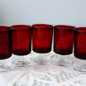 LUMINARC Robijnrode shotglaasjes - Vintage Cavalier Verrerie D'Arques