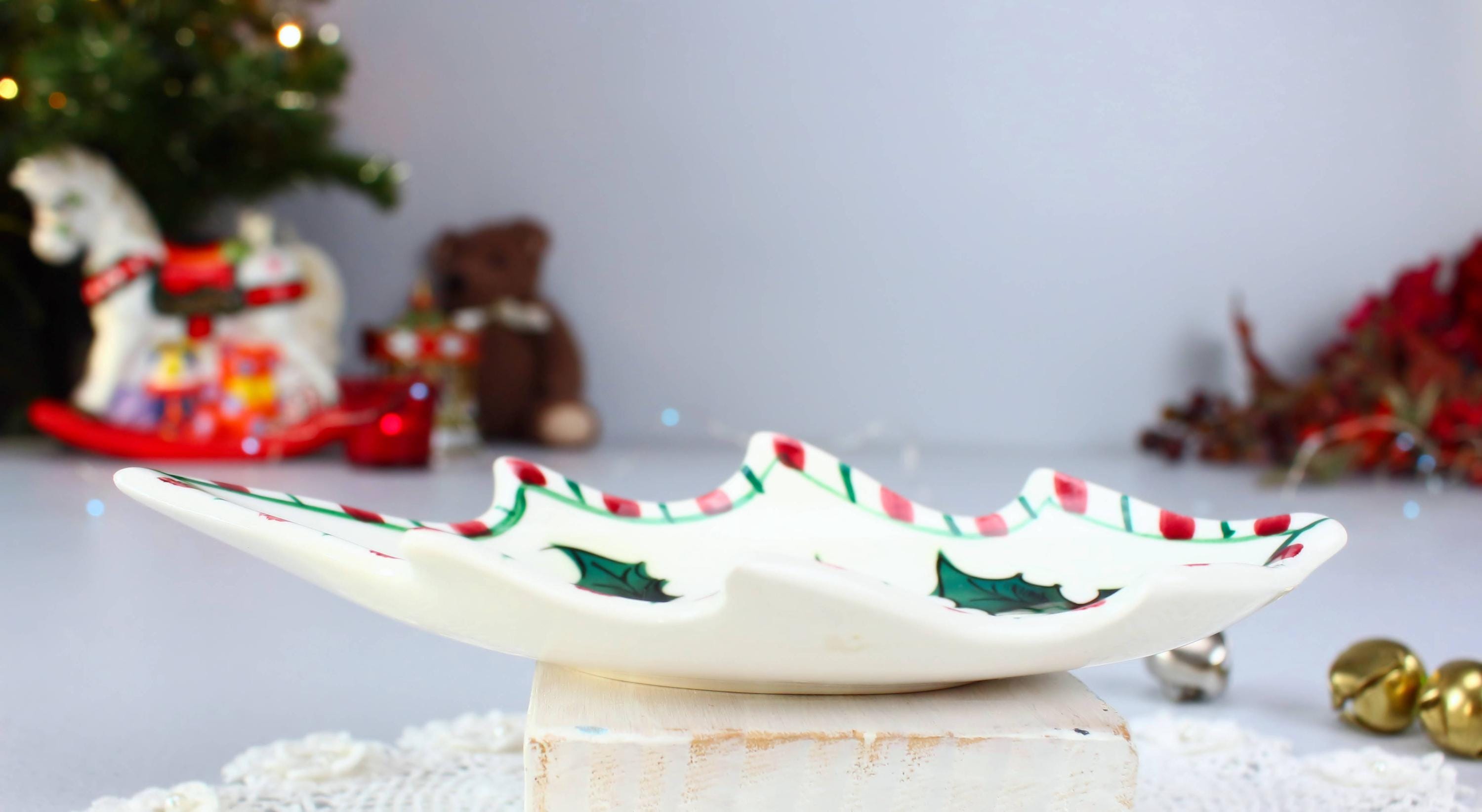 ヴィンテージ ヒイラギの葉 クリスマス セラミックプレート 小さめの