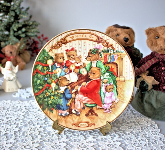 AVON 'together for Christmas' 22K Gold Trim, 1990 Plate, Bear