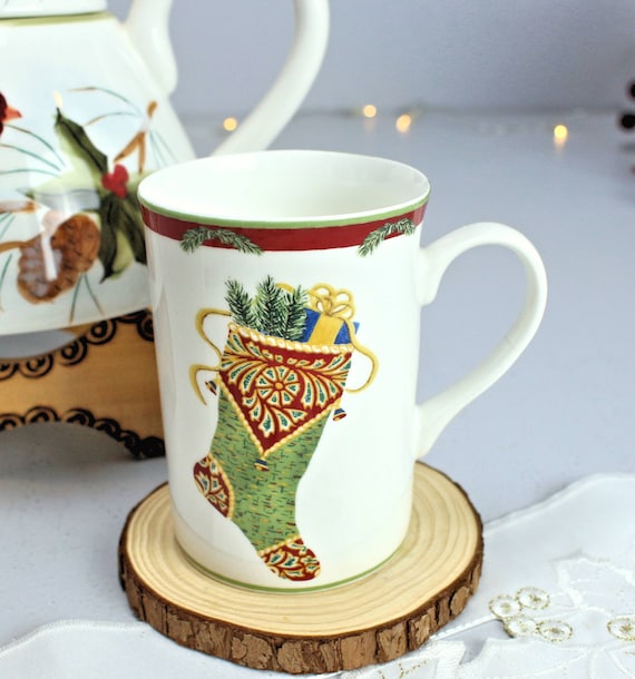 Weihnachtstasse aus feinem Knochen Porzellan: Vintage Urlaubsstrümpfe Kollektion