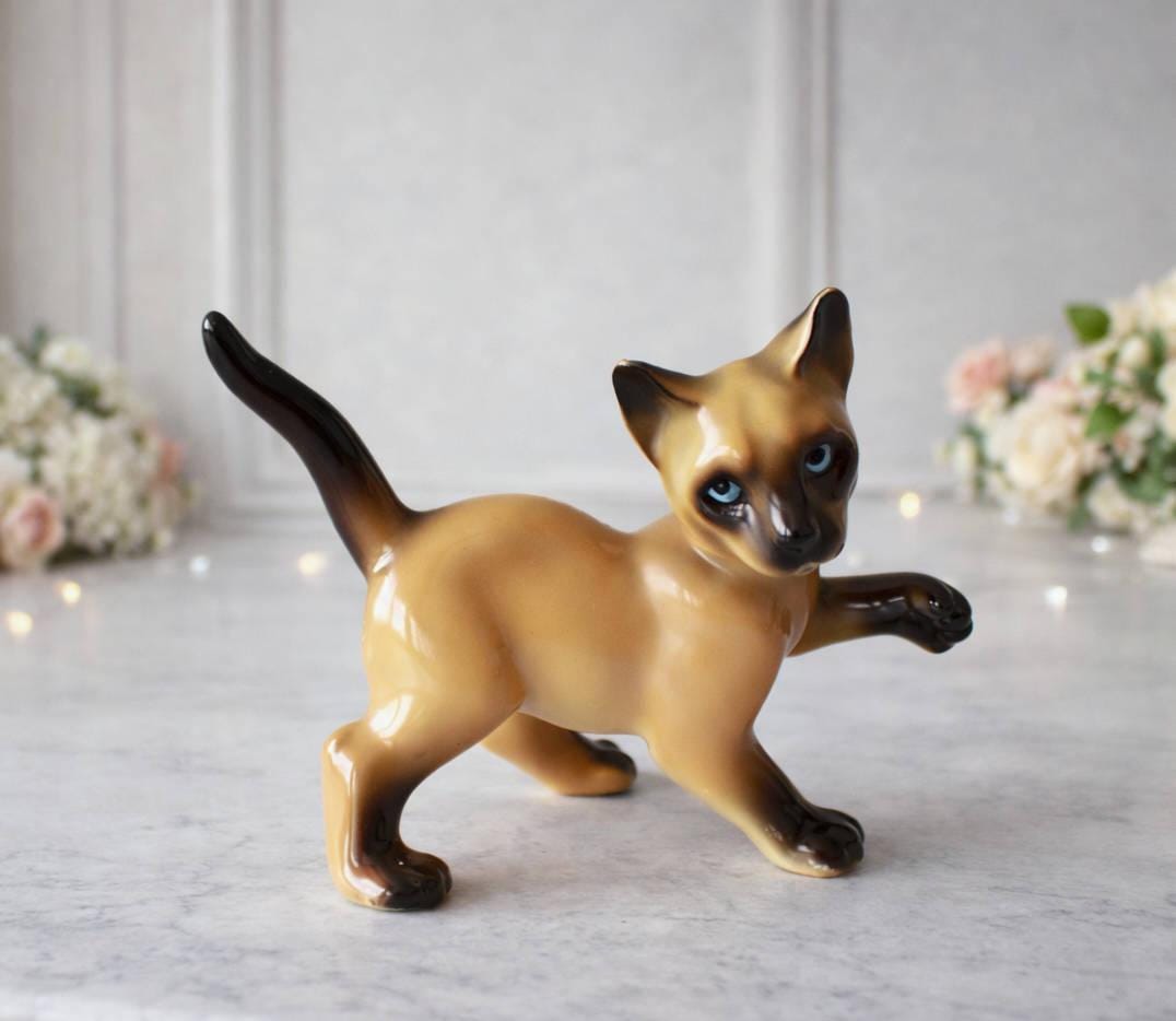 Paire de chats siamois en porcelaine, ensemble chat et chaton