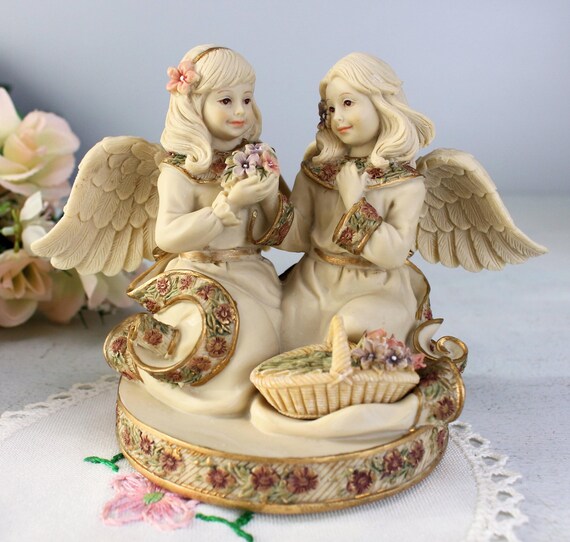ANGEL スタッツ付きボックス 3点セット Sarah's Angels® Musical Box, Friendship Figurine, Two Angel Girls