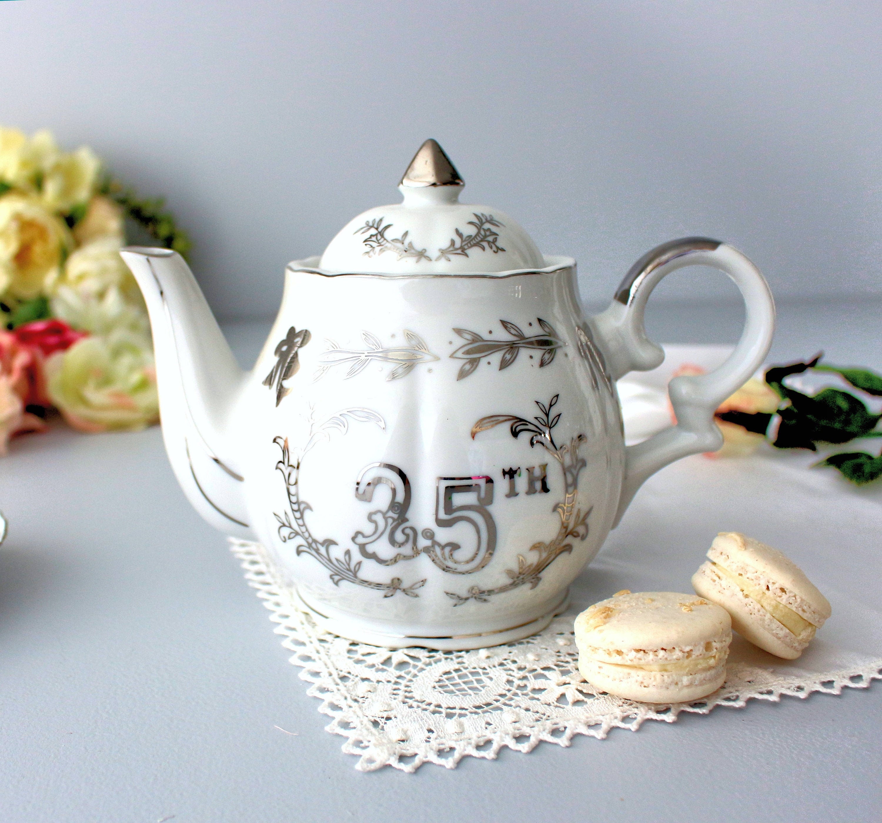 Lefton 25TH Anniversary Musical Tea PotPorcelain Bone China Figurines