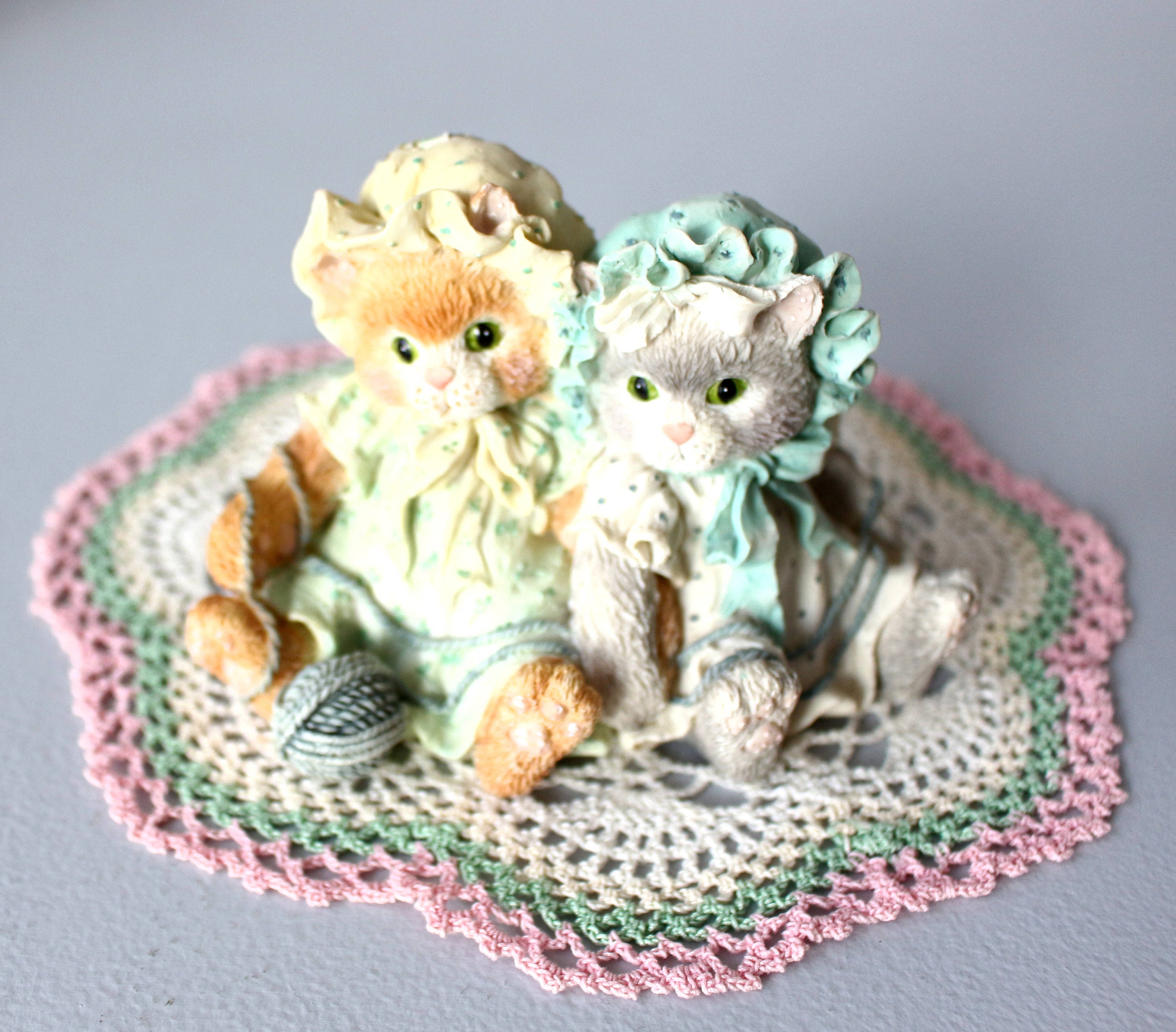 Calico Kittens Resin Figurine: Vintage Enesco Collectible Cat