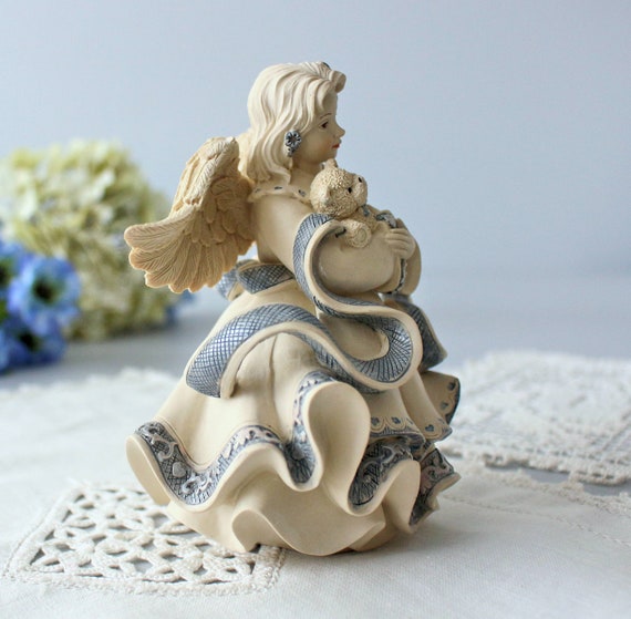 Angel Figurine, Sarah's Angel innocence, Collectible, Pastel