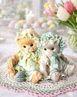 置物 enesco社　calico kittens 米国　猫　ヴィンテージ Calico Kittens Resin Figurine: Vintage Enesco Collectible Cat