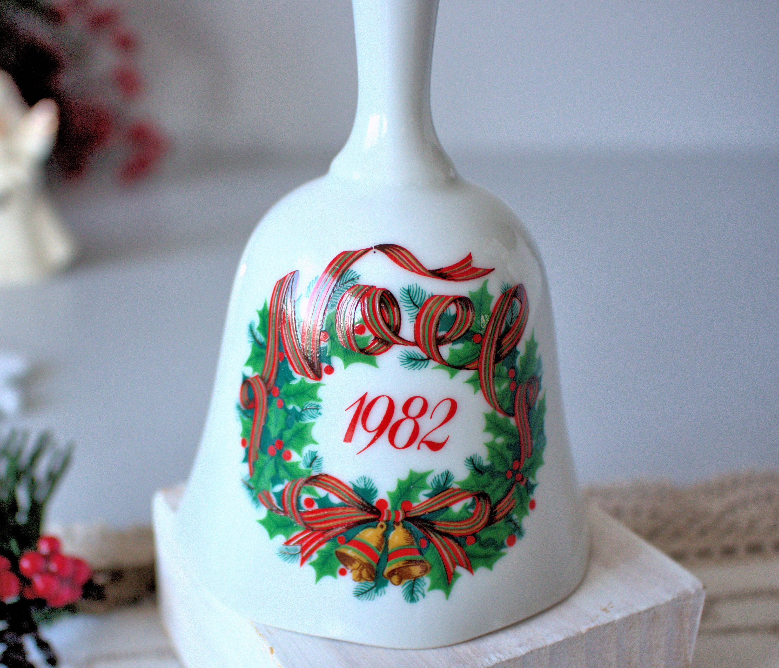 Vintage 1982 Porcelain Christmas Bell, Made in Japan - Etsy