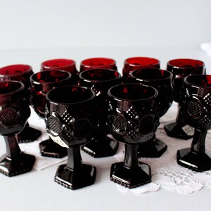 Vintage AVON Cape Cod robijnrode shotglaasjes - set van 4, gemaakt in de VS