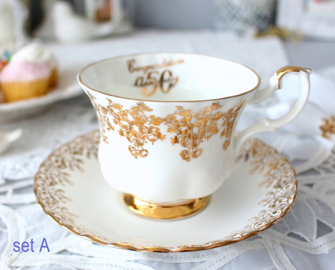 ロイヤル アルバート 50 周年記念おめでとう台座付きティーカップ  