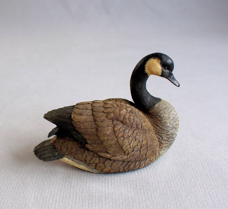 Braune Vogelfigur Handarbeit Vogel Braune Und Schwarze Vogel