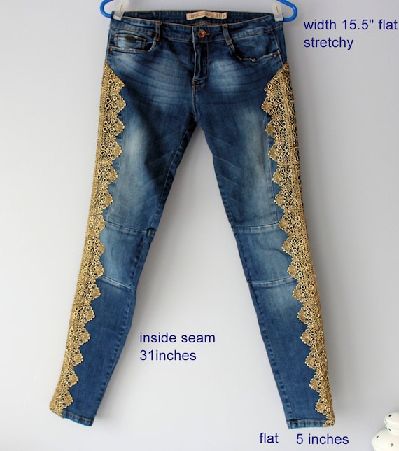 Pantalones vaqueros con adornos hotsell