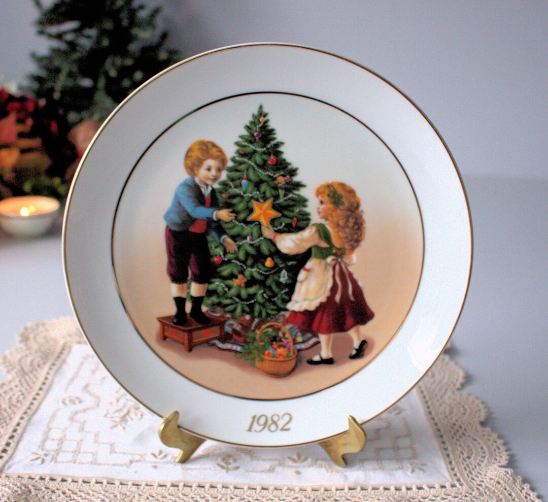 1971 First Edition M. J. Hummel Annual Christmas Plate 100th