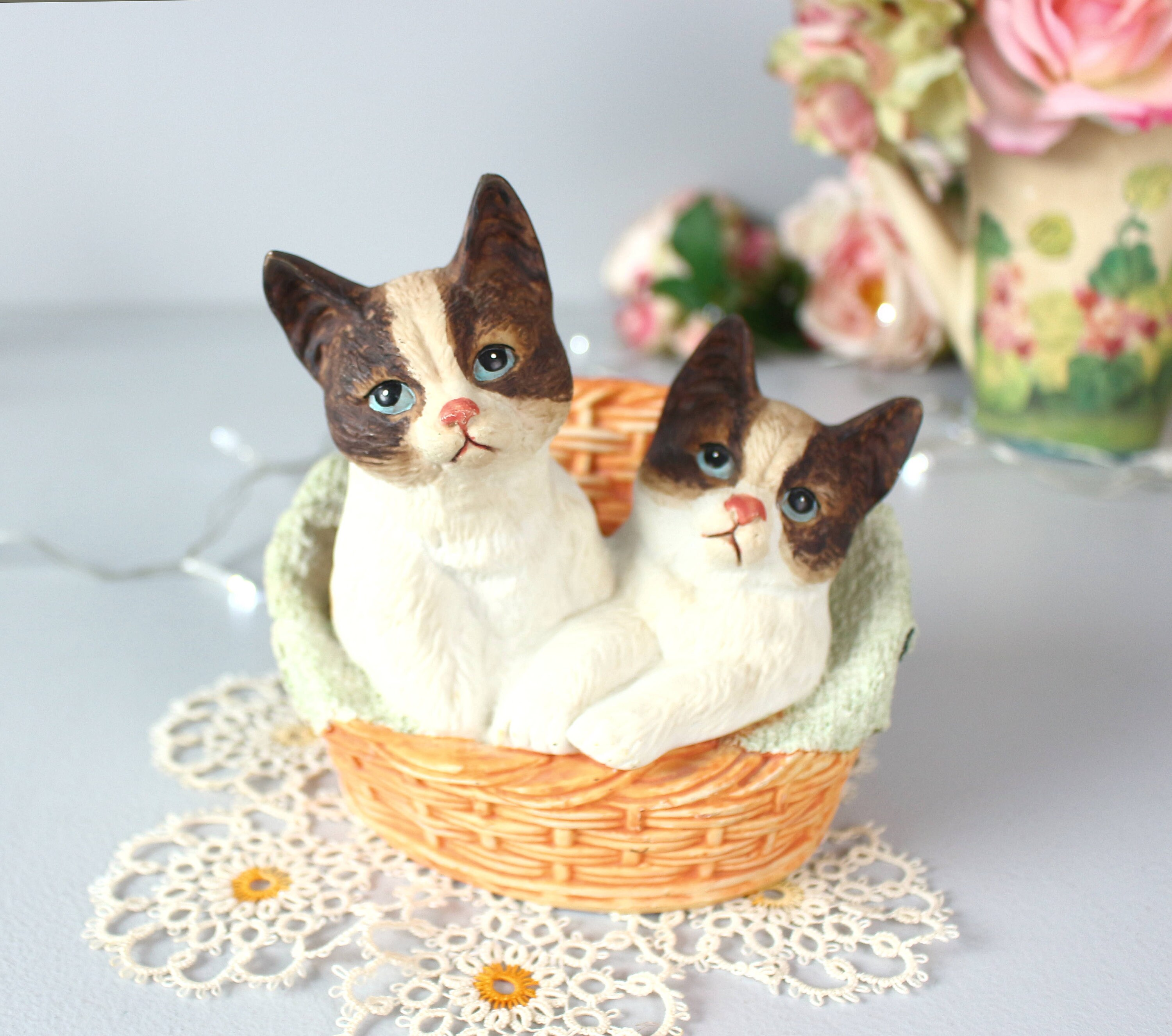 Ceramic Cat Music Box: Handcrafted Collectible Figurine, Schmid