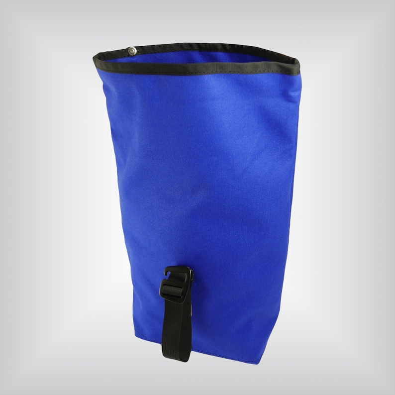 Roll top seat bag bag for Brompton enthusiasts. Water resistant, sturdy and minimalistic. image 6