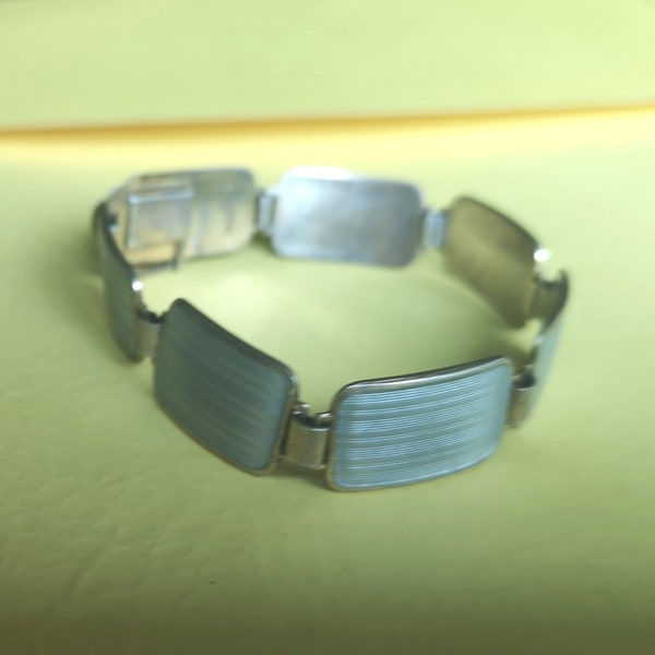 Aksel  Holmsen Norne Norway Scandinavian bracelet 925s sterling silver pretty Grey enamel bracelet in very good vintage condition