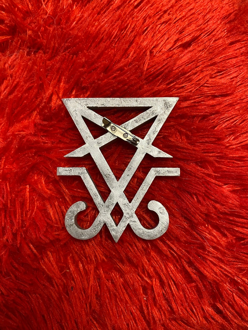 Helltaker Lucifer Broschmärke för Cosplay bild 4