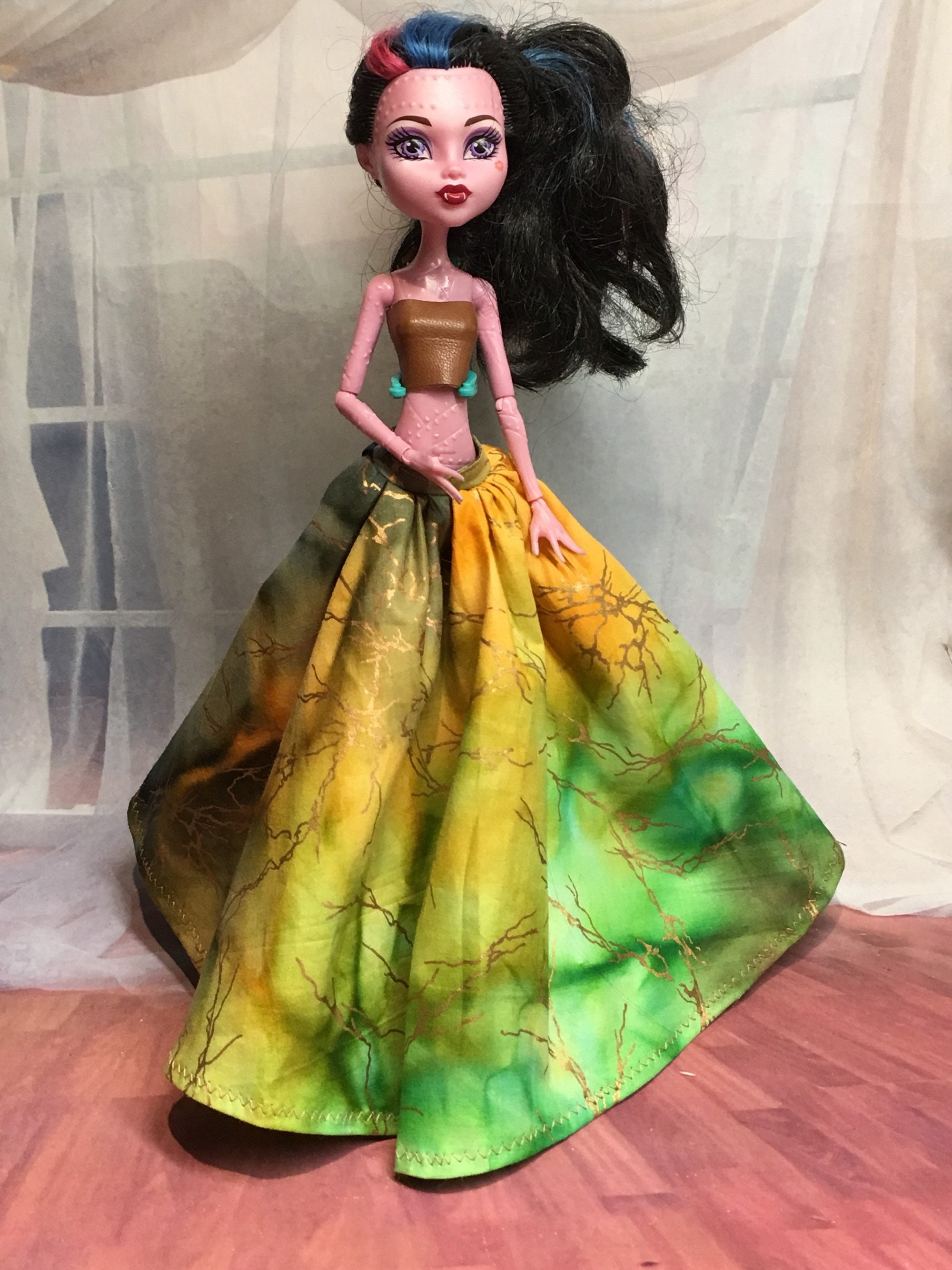gold monster high doll