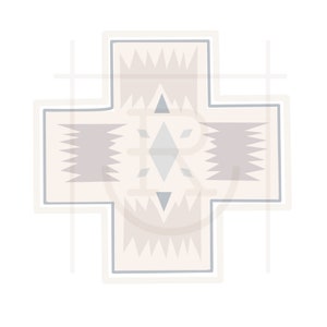 Puede incluir: Una cruz beige con un patrón geométrico en tonos grises y blancos. La cruz tiene una forma de diamante en el centro y un borde de pequeños triángulos.