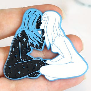 NIEUW: geverfde metalen emaille pins / lesbische pins / sapfische kunst / gay pins / LGBT pins / grote emaille pins / gay art / queer pins