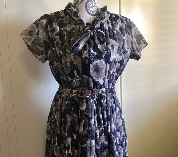 Vintage 1950s chiffon floral dress