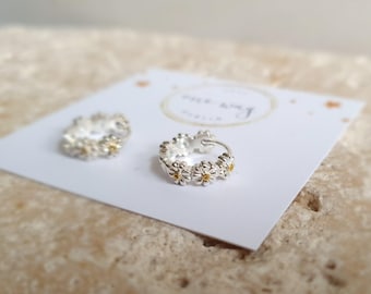 Daisy Flower Huggie Hoop Earrings. 925 Sterling Silver. Layering, mix match earrings. Gift for her/girlfriend/friend/Mum