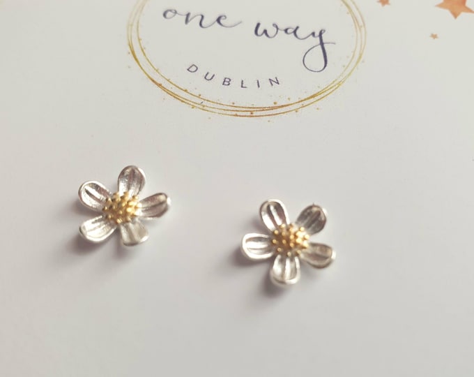 Featured listing image: Dainty Daisy Flower - 925 Sterling Silver Stud Earrings. Gift idea for flower lover