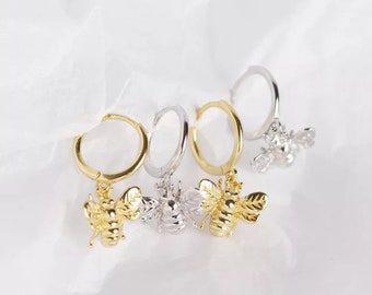 Bumble Bee Huggie Hoop Earrings. 925 Gold Plated Sterling Silver. Beautiful detailing