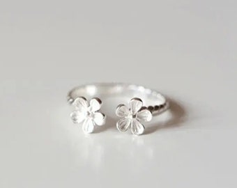 Petals Floral Adjustable Ring - 925 sterling silver ring. Stacking ring, gift ideal for flower lover