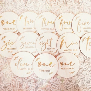 Jalons mensuels pour bébé - cartes d'étapes importantes pour bébé, panneaux d'étapes en bois, accessoire photo nouveau-né, faire-part de naissance, cadeau de baby shower