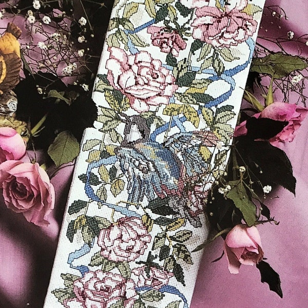 Décor Mural Vintage Broderie Point De Croix Thème Couture - Motif Fraises - 12.5 Pouces
