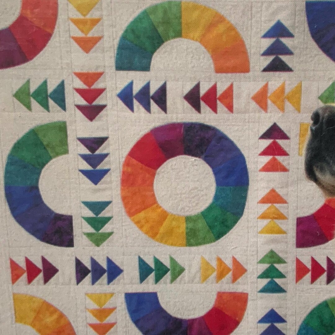 Color Wheel Quilt Pattern: Appliqued and Pieced Wall Hanging (24.5 ...