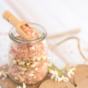 Jasmine Himalayan Pink Salt Bath Soak: Relaxing Spa Gift