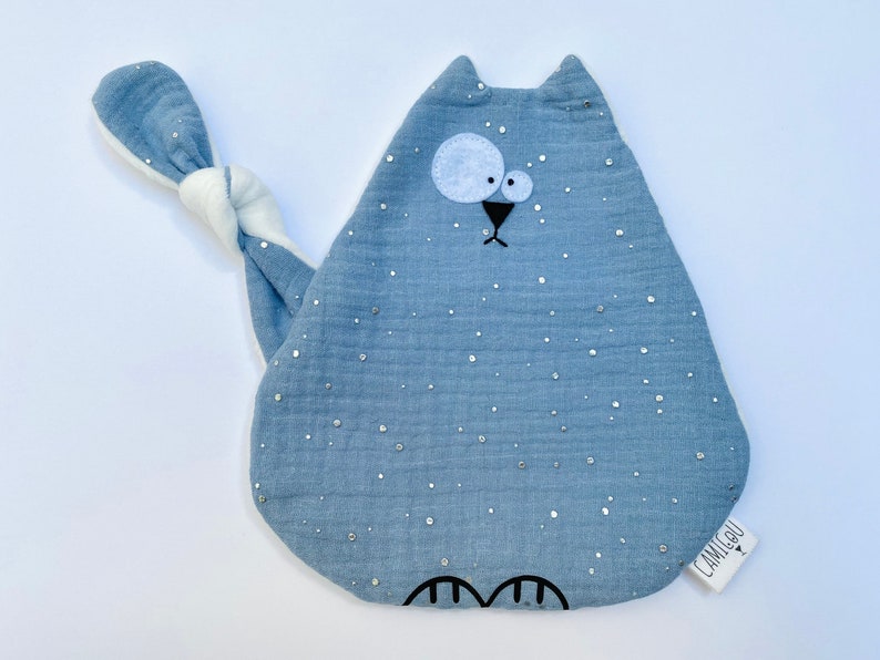 Doudou plat chat bleu gris, Attache tétine, Doudou double gaze, Cadeau de naissance, Cadeau bébé image 1