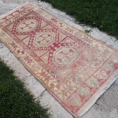 Oushak Rug // Small Rug //Faded Turkish Rug shops // Vintage Rug // Bedside Rug // Door Mat Rug // Decorative Bath Rug //58x127 cm // 1.11x4.2 ft