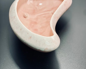 Vintage Brush Quality 05 USA Pottery Pink Drip Glaze Kidney,Planter McCoy MCM