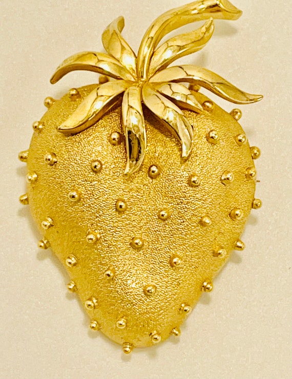 Crown Trifari Goldtone Strawberry 1960s - image 1