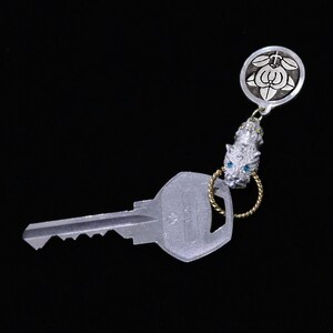 Kamon Jaguar Key accessory - Hikone Tachibana in a circle