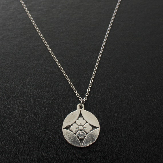 Japanese Kamon Pendant Shippo Ni Hashi - Japanese Family Crest Pendant Japanese Kamon Pendant Shippo Ni Hashi - Japanese Family Crest Pendant