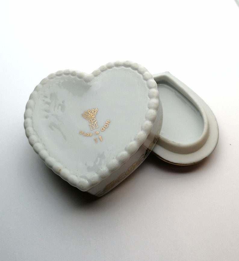 Flower drawing Porcelain jewelry box .Germany .Vintage of /'60